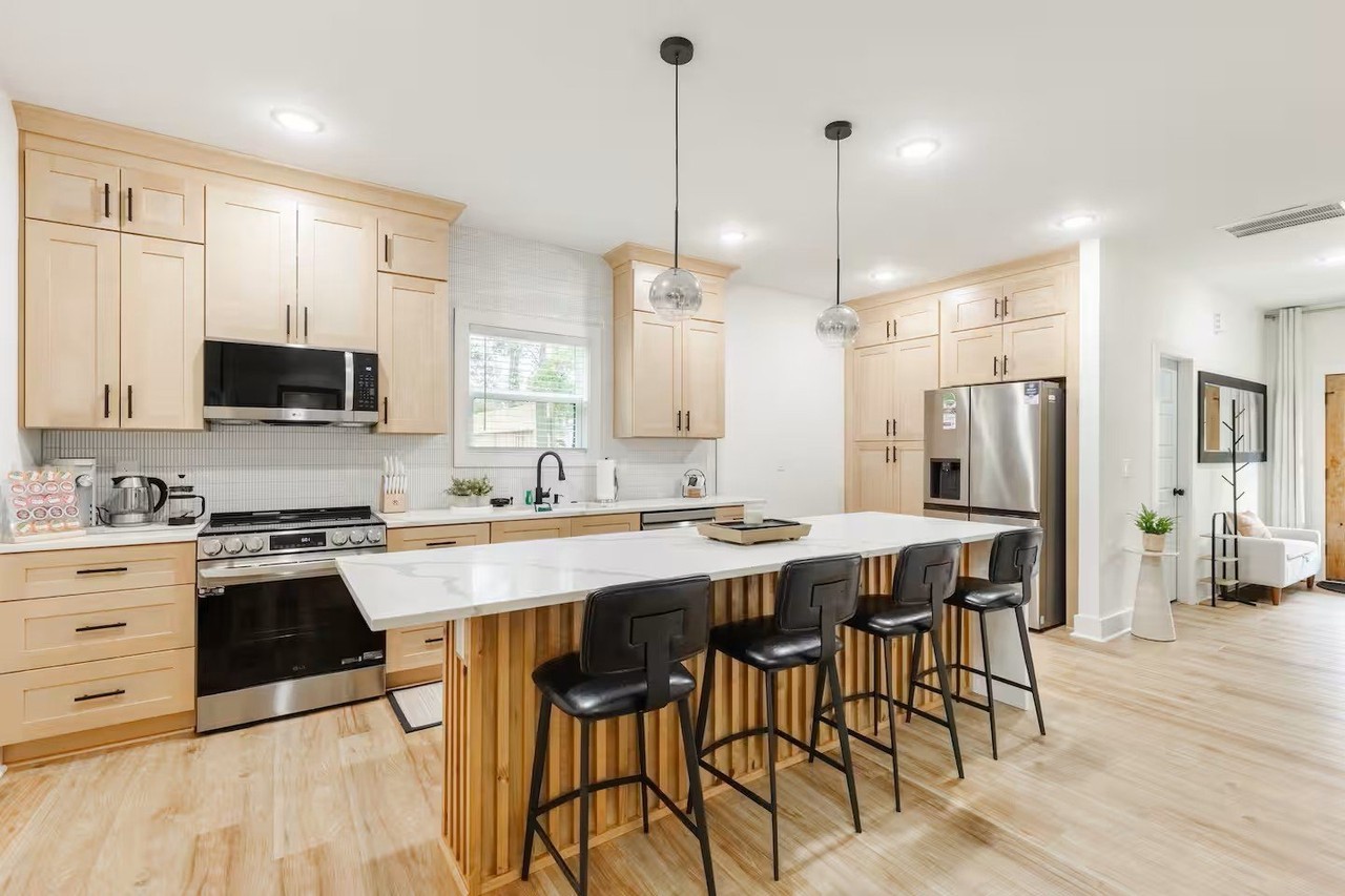 201 Elm Dr - Photo 5 of 30