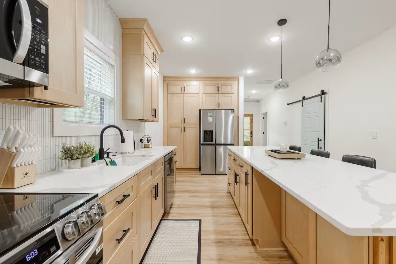 201 Elm Dr - Photo 6 of 30