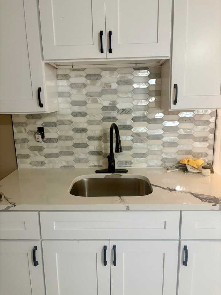 89 Linnmoore St #3rdFL - Photo 3 of 11