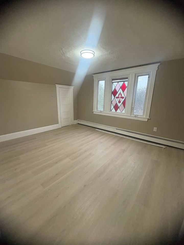 89 Linnmoore St #3rdFL - Photo 6 of 11