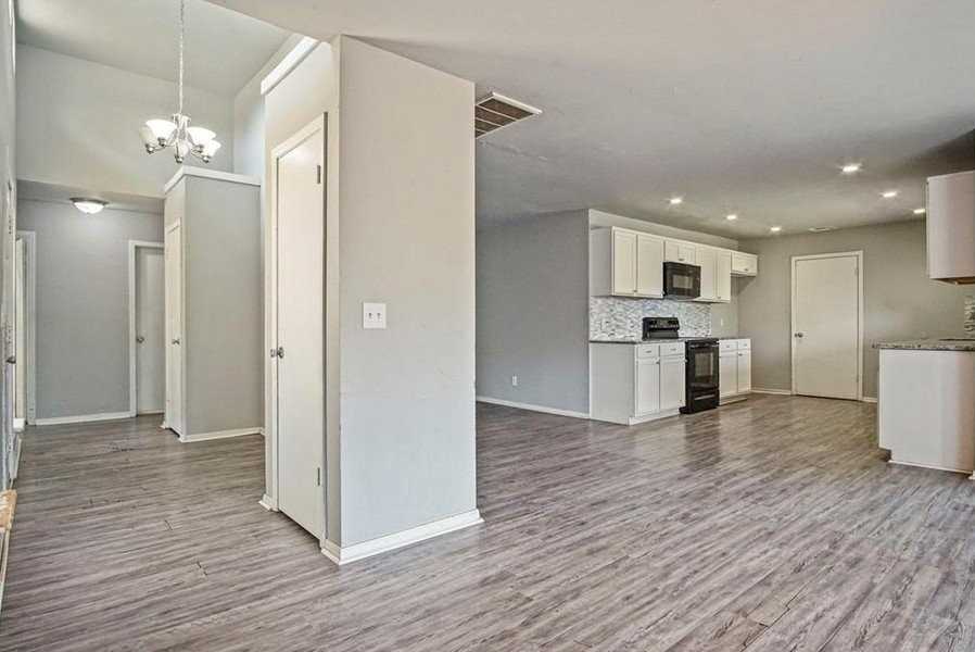 701 Nw 141st St - Photo 6 of 18