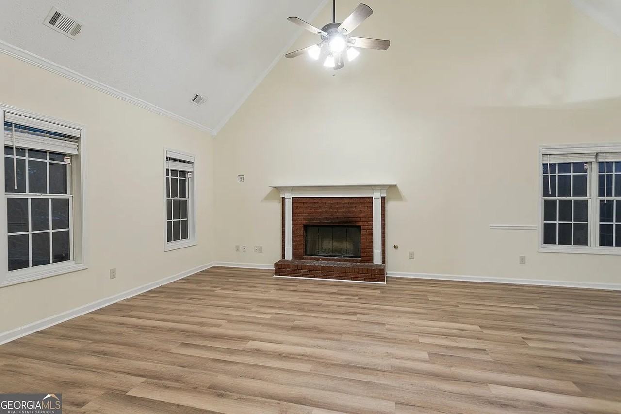 160 Windward Dr - Photo 5 of 28