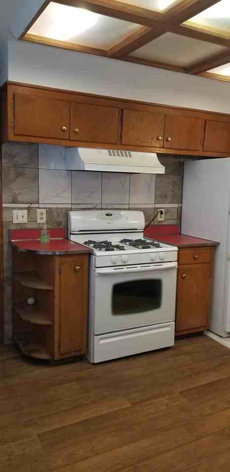 2410 University Ave Ne - Photo 2 of 8
