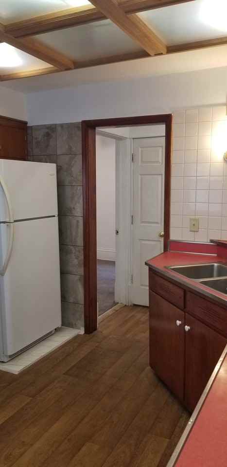 2410 University Ave Ne - Photo 3 of 8