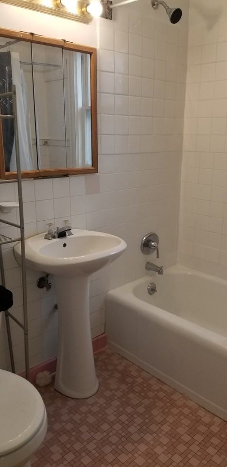 2410 University Ave Ne - Photo 7 of 8