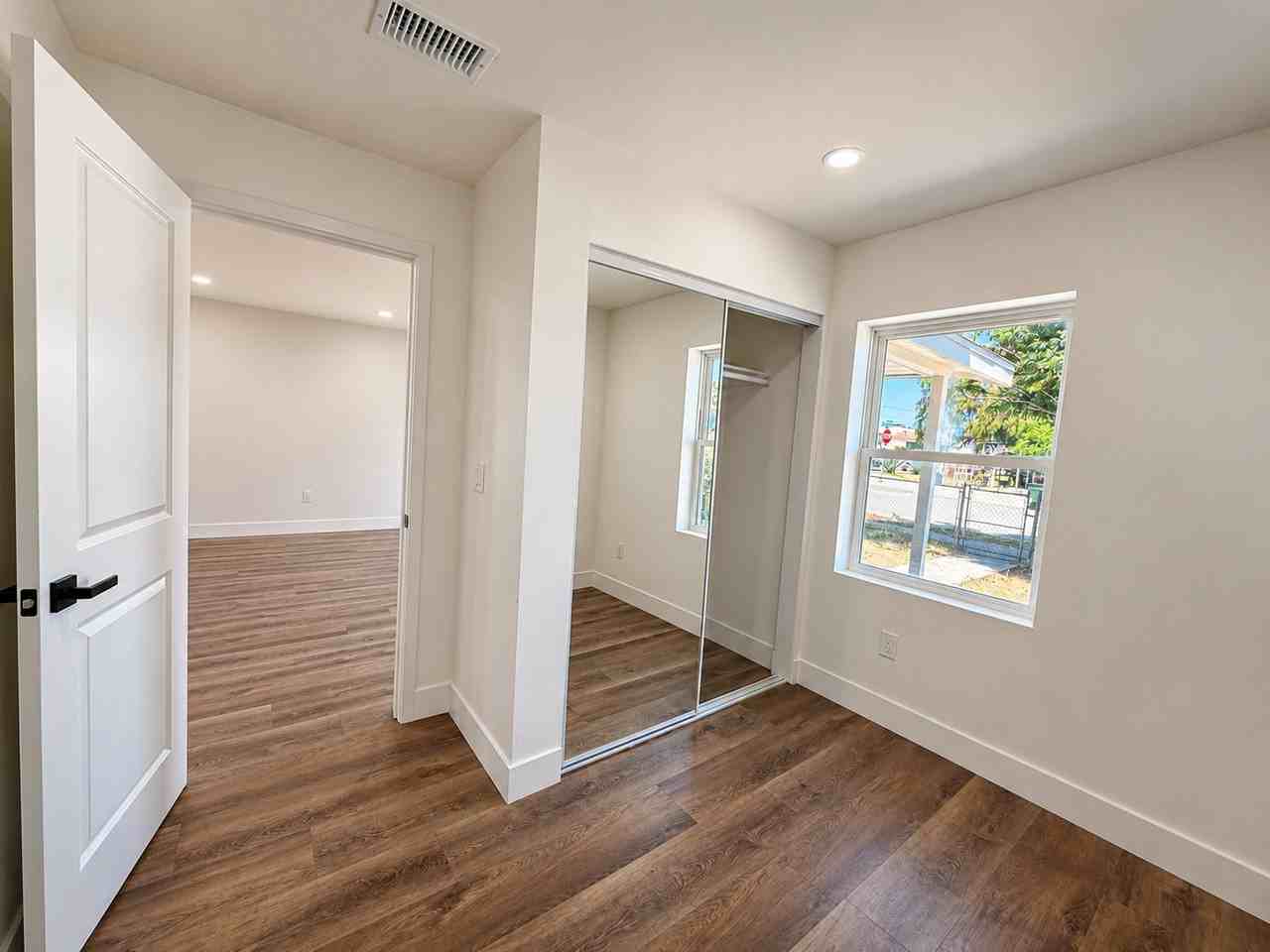 8806 Chantry Ave - Photo 6 of 29