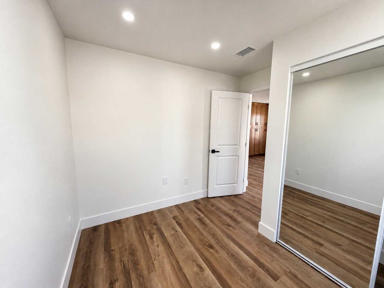 8806 Chantry Ave - Photo 7 of 29