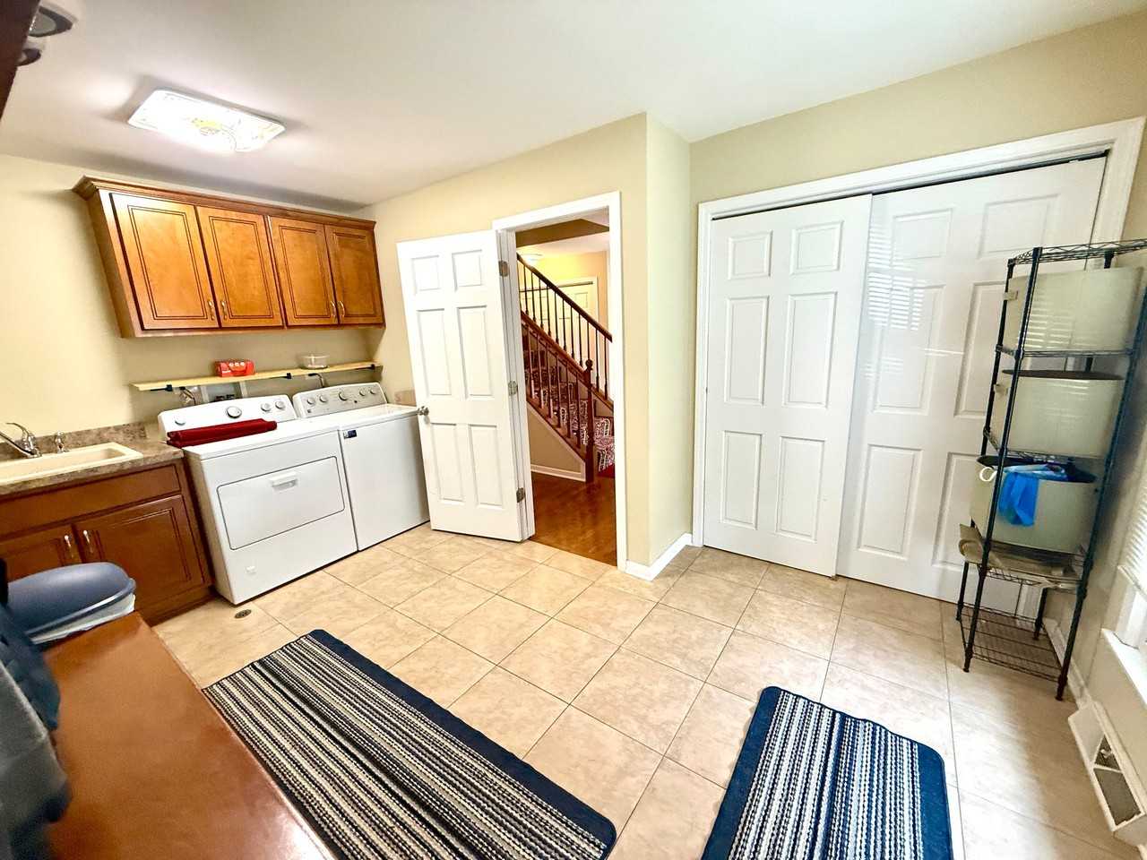 902 Stratford Ln - Photo 6 of 18