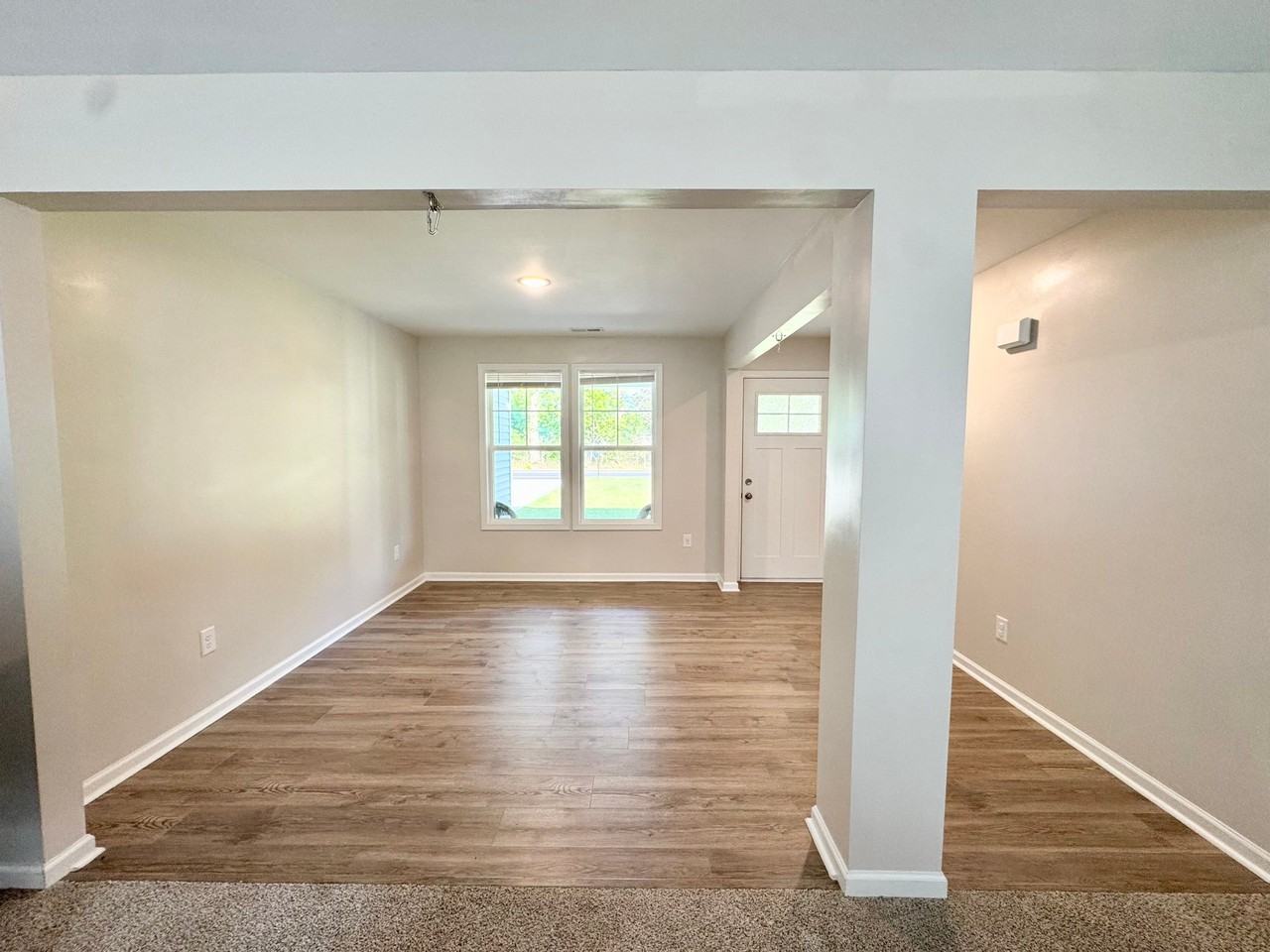 211 Railroad St - Photo 3 of 15