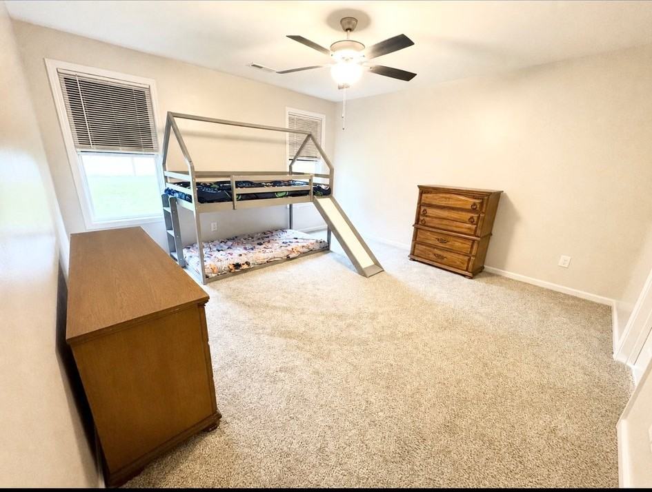 211 Railroad St - Photo 7 of 15