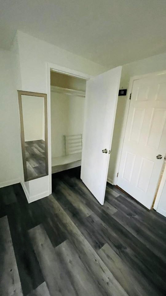 1031 Flora St #2 - Photo 3 of 10