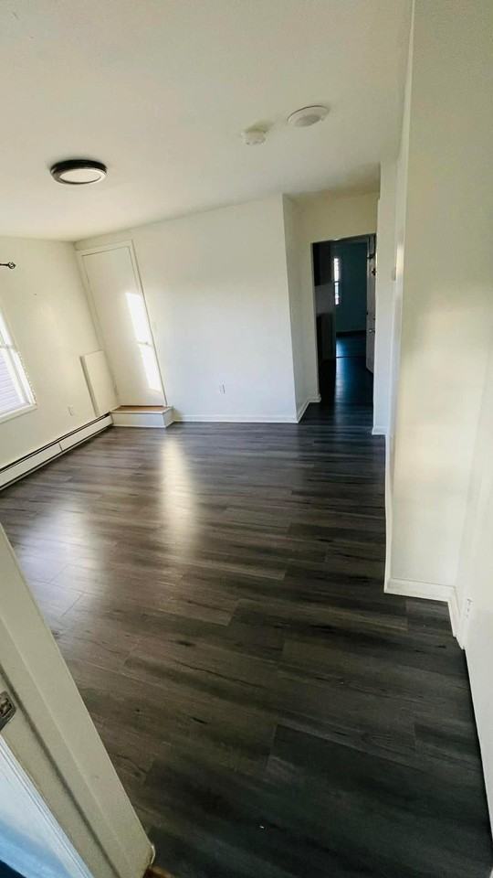 1031 Flora St #2 - Photo 5 of 10