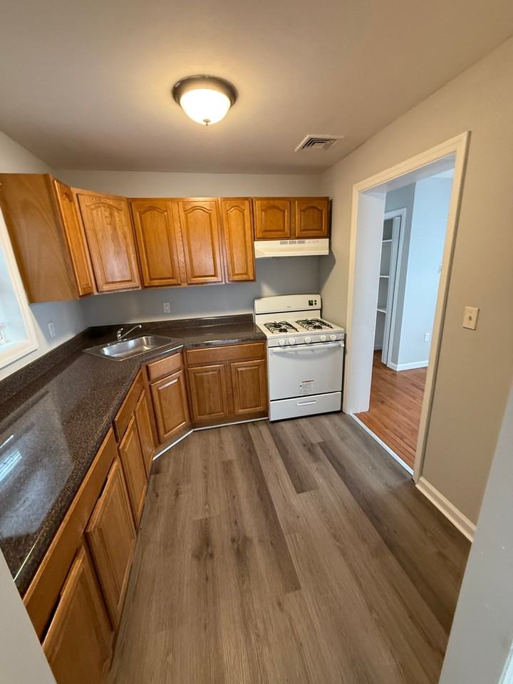 173 Godwin Ave #3 - Photo 5 of 15