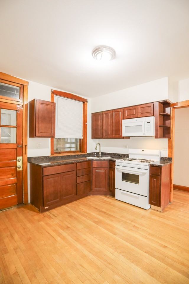 2736 N Leclaire Ave #1 - Photo 4 of 9