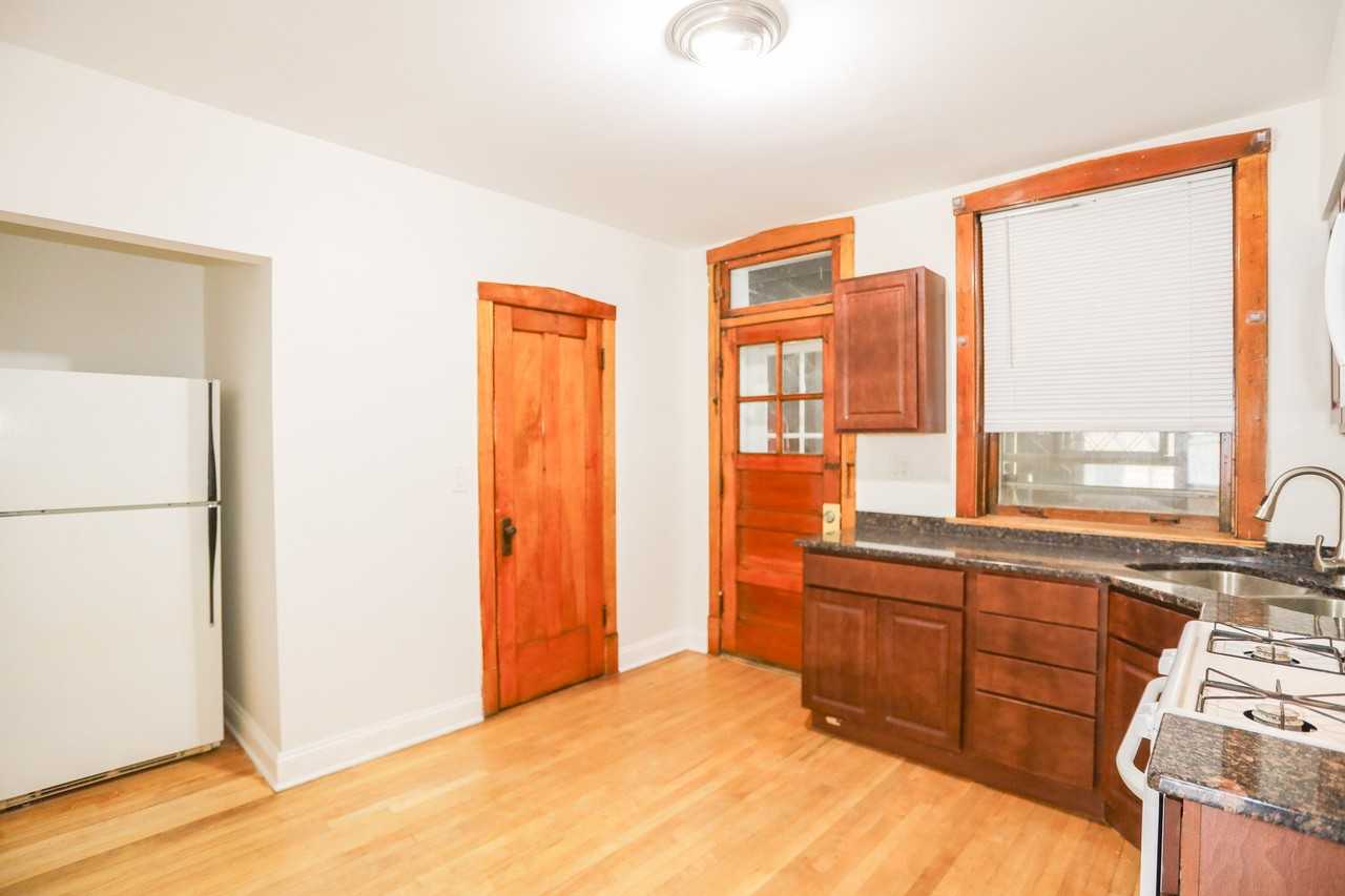 2736 N Leclaire Ave #1 - Photo 5 of 9