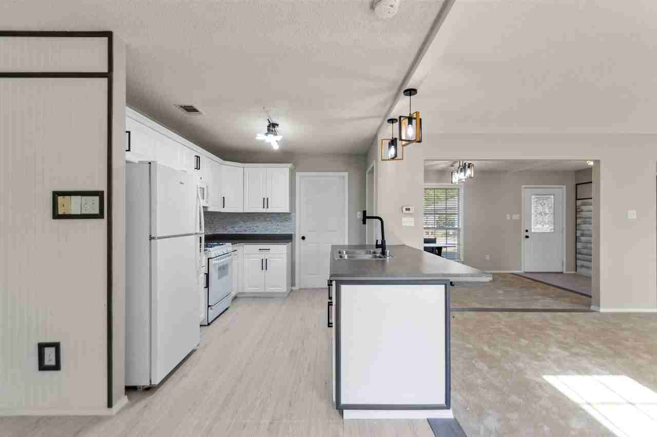 3402 Andrew Dr - Photo 4 of 17