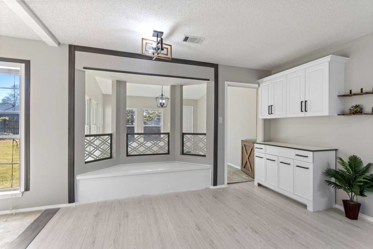 3402 Andrew Dr - Photo 6 of 17