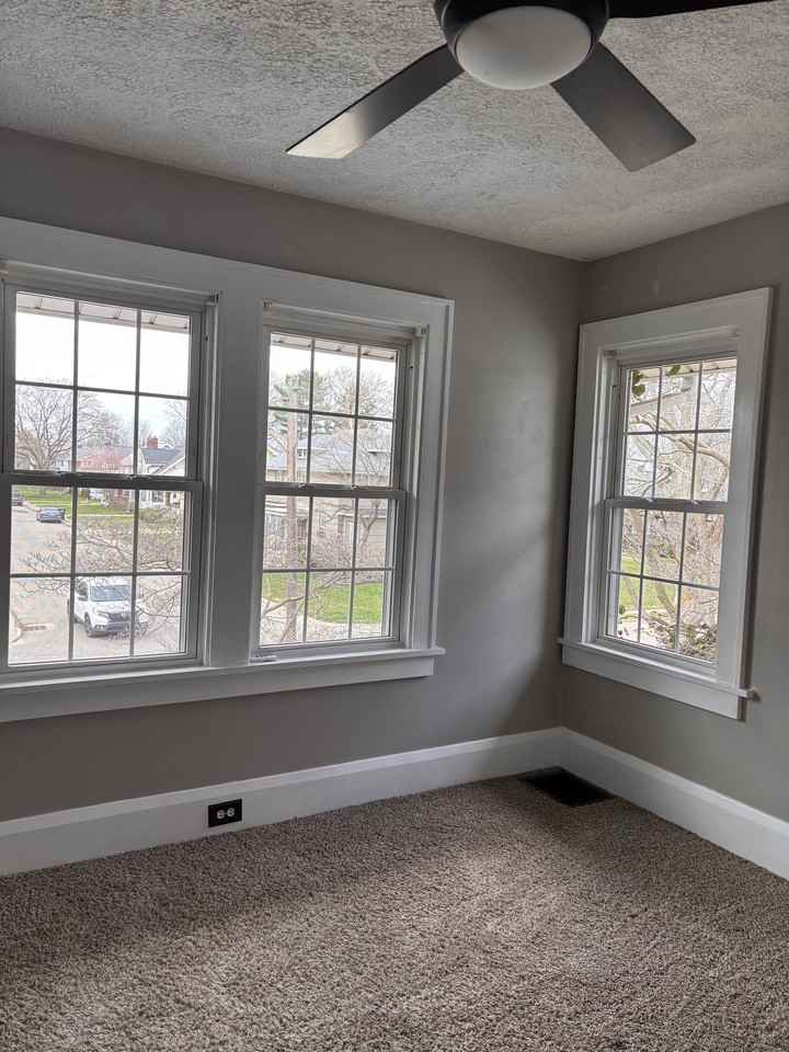 1016 11th St Ne - Photo 6 of 14