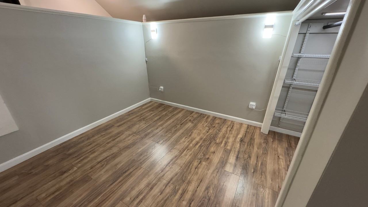345 Summer St #B - Photo 4 of 8