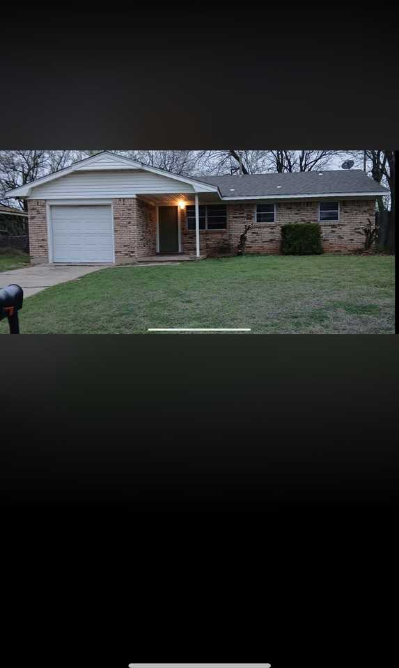3808 Se Bedford Dr