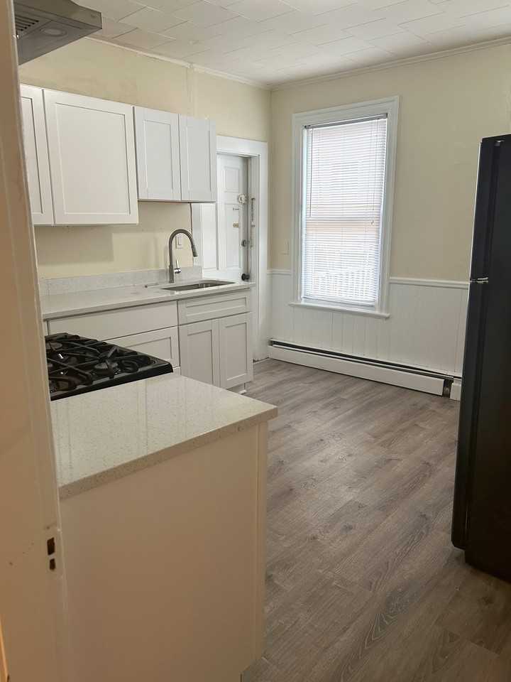 351 Washington St #1 - Photo 3 of 15