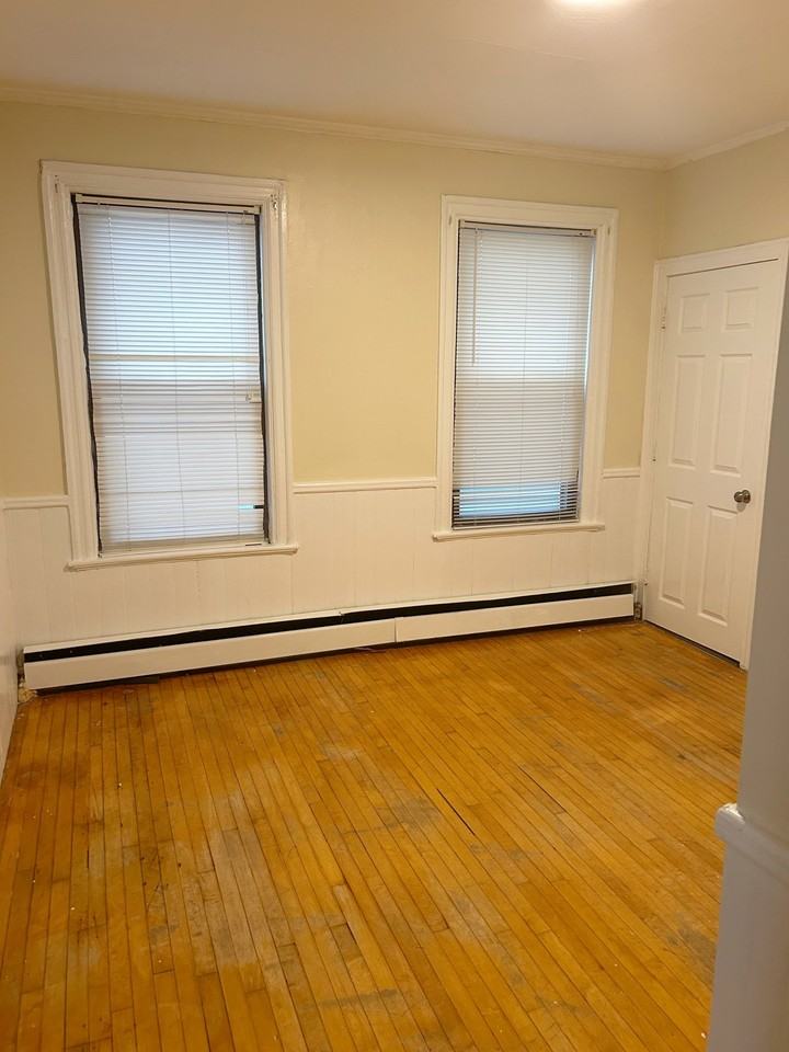 351 Washington St #1 - Photo 4 of 15