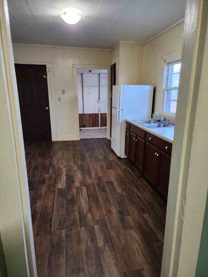418 Matthews Ave #2 - Photo 2 of 8