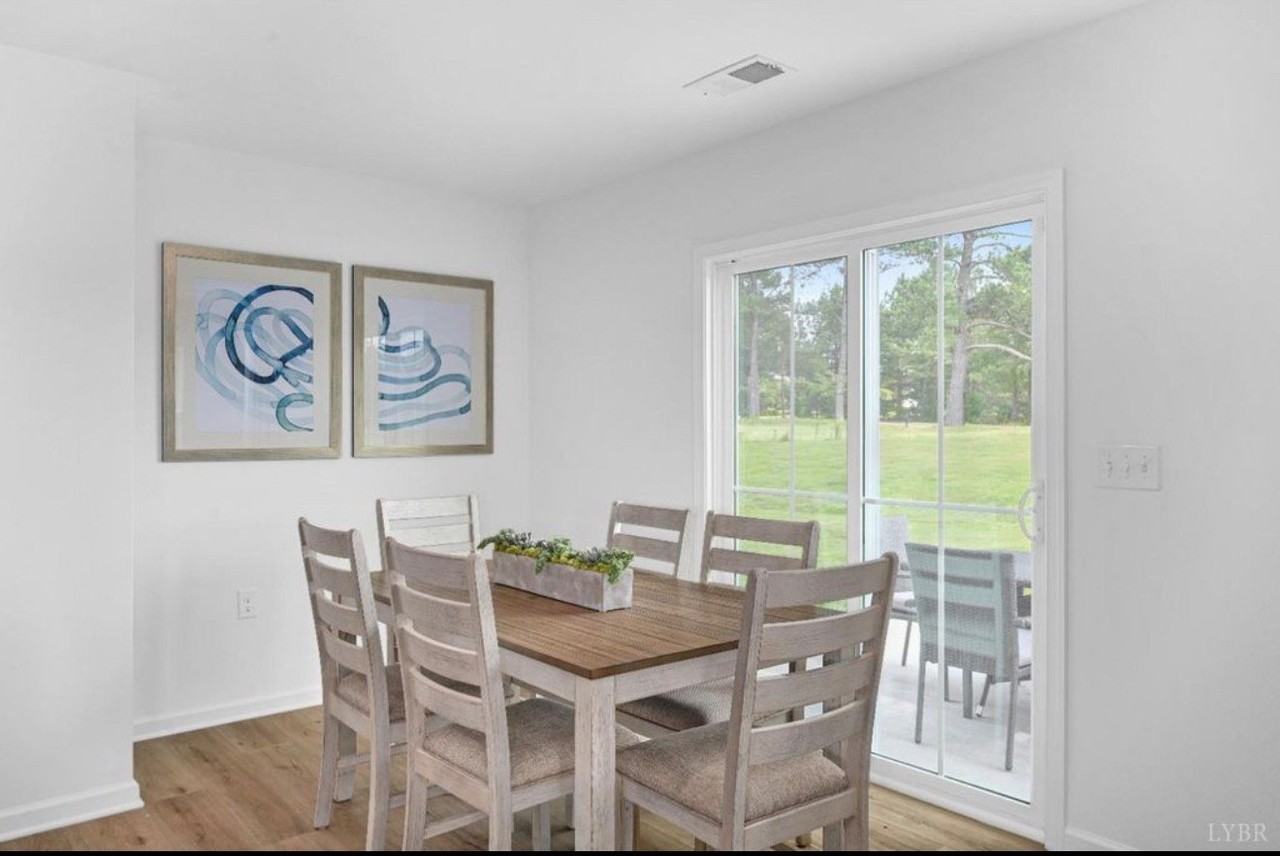 102 Grove Hill Ter - Photo 4 of 12