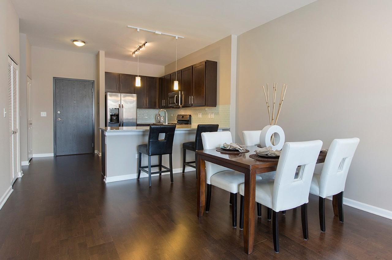 2313 S Michigan Ave - Photo 3 of 12
