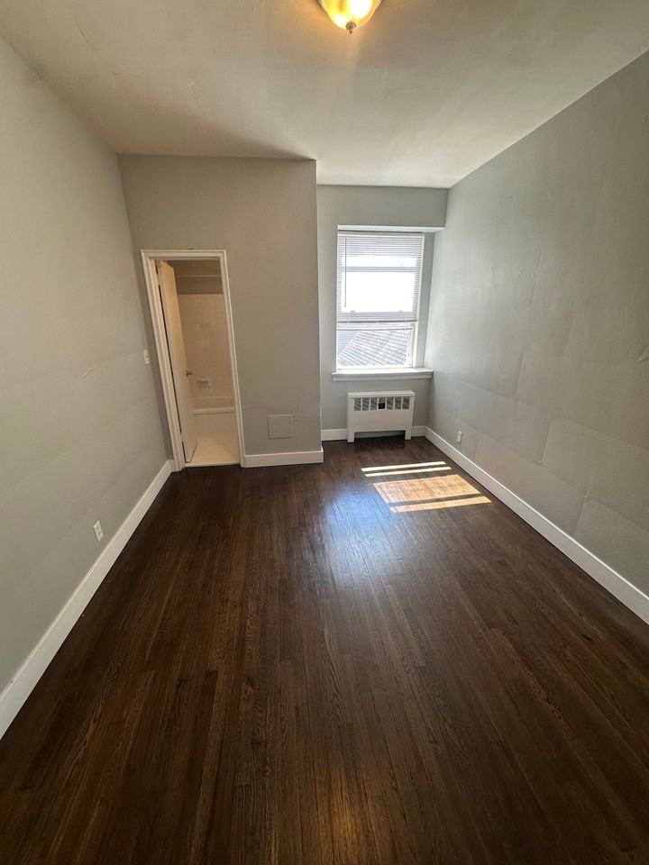 85 Easton Ave #4E - Photo 4 of 8