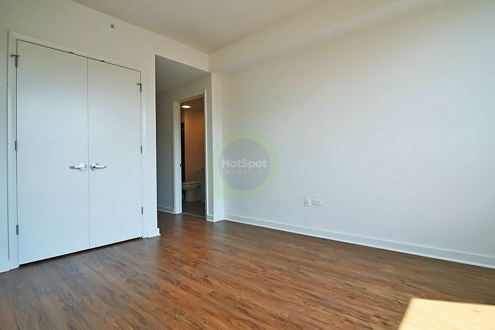 688 N Wells St - Photo 6 of 13