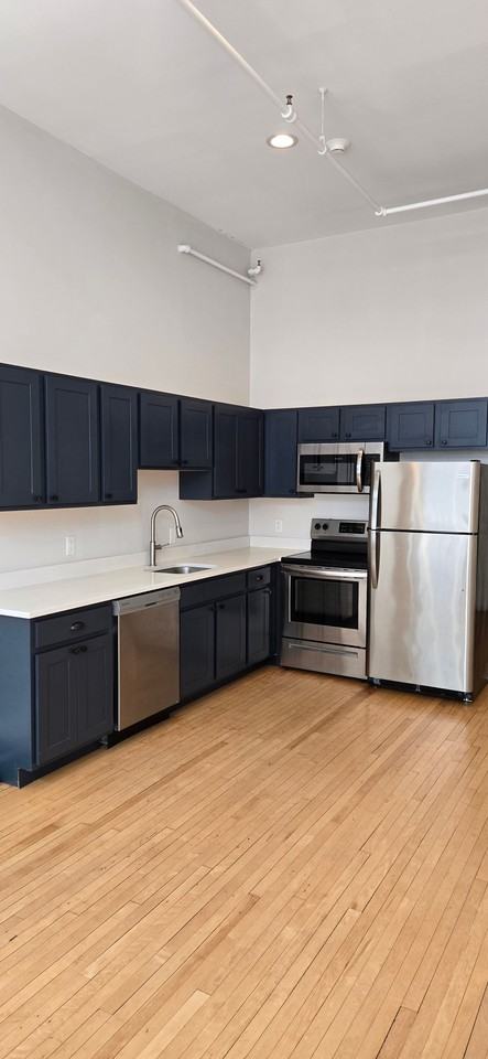 148 Clinton St #3B - Photo 2 of 8