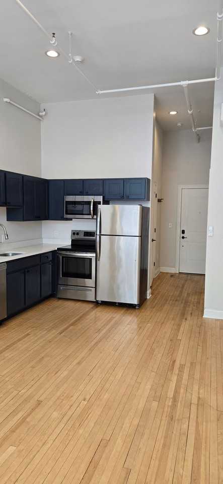 148 Clinton St #3B - Photo 3 of 8