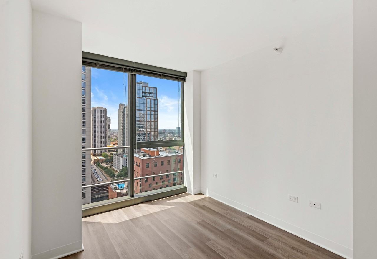 298 W Wolf Point Plz - Photo 3 of 14