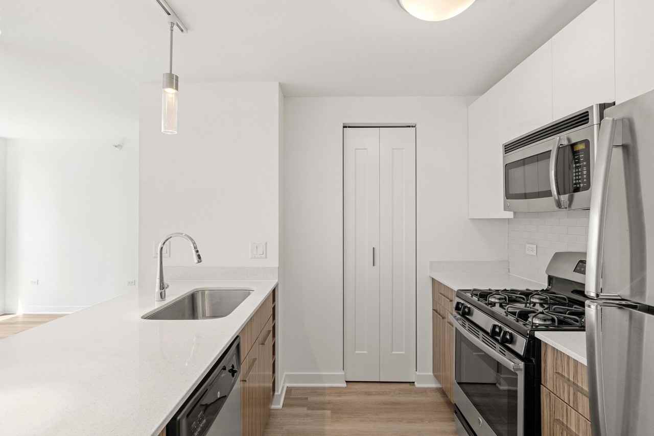 298 W Wolf Point Plz - Photo 6 of 14