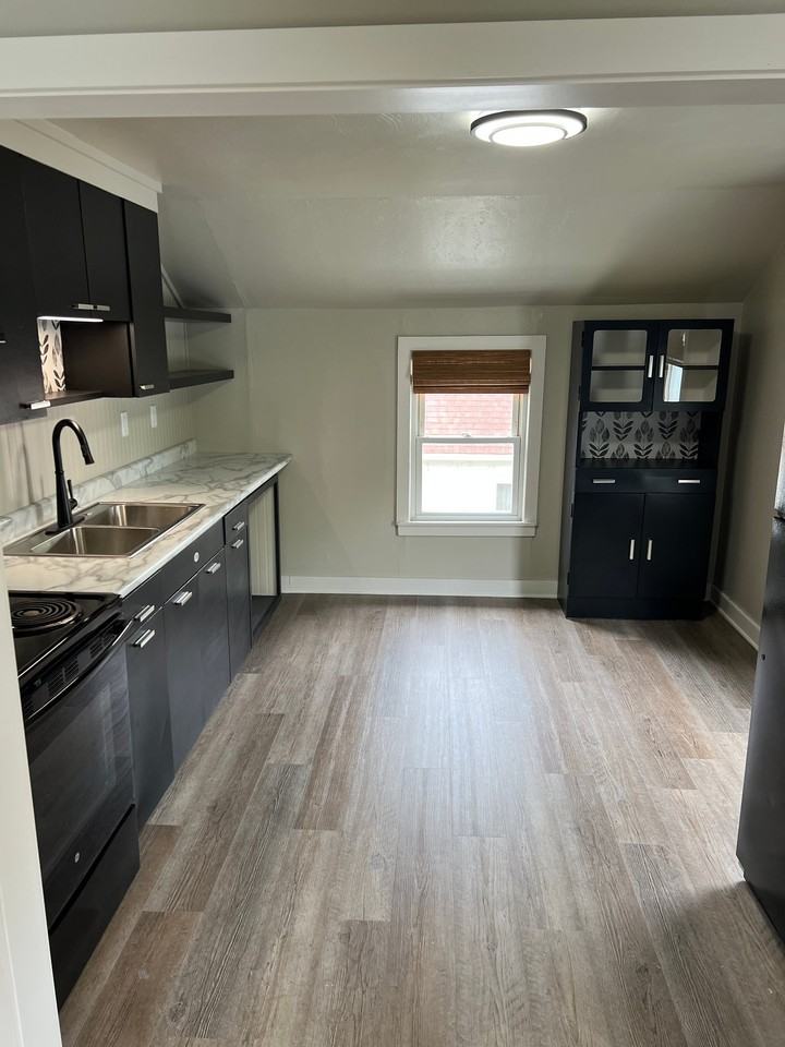 1206 1/2 Pershing St #2 - Photo 5 of 15