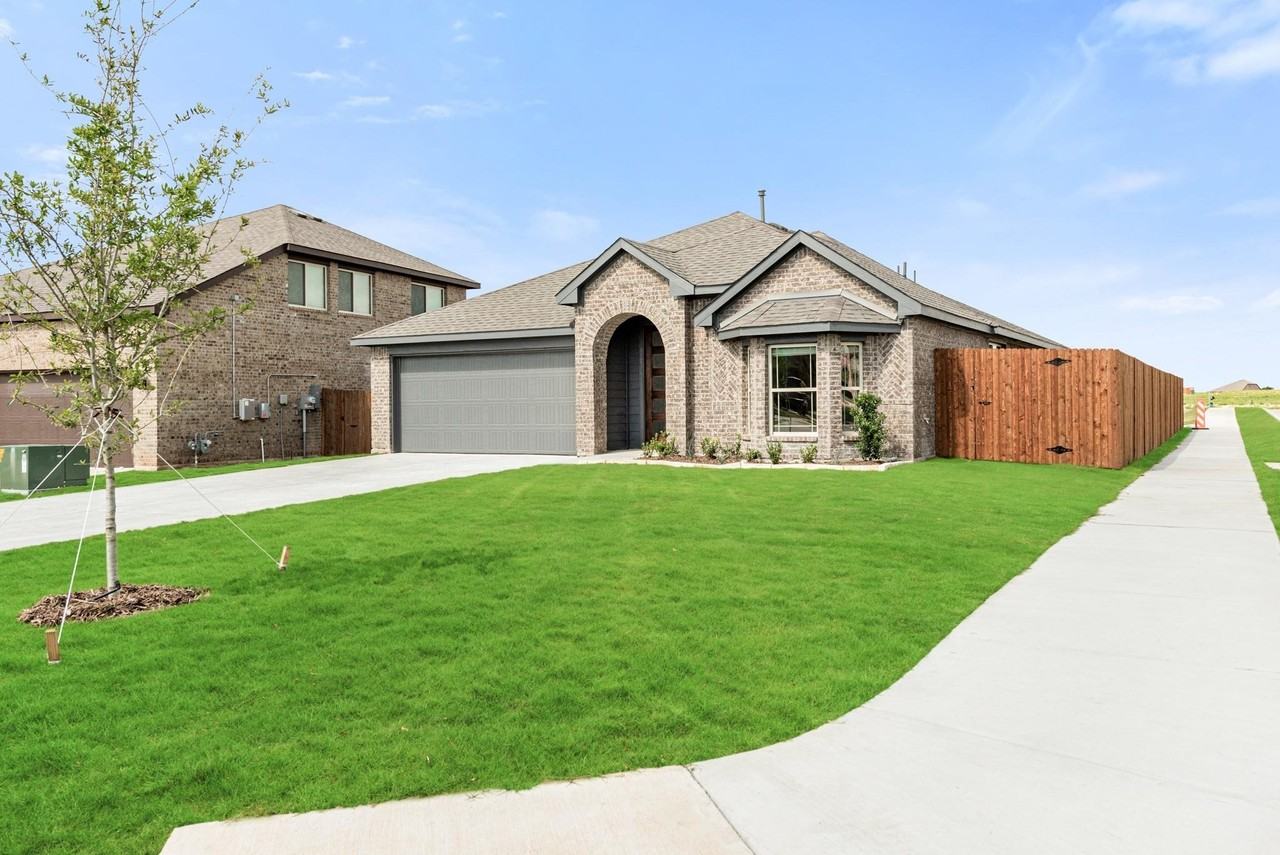920 Elk Ridge Run - Photo 2 of 20