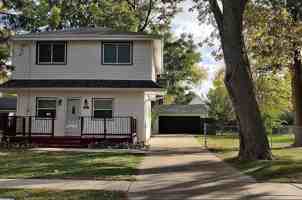featured image of 621 E Granger Ave