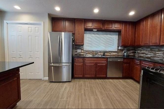 621 E Granger Ave - Photo 6 of 16