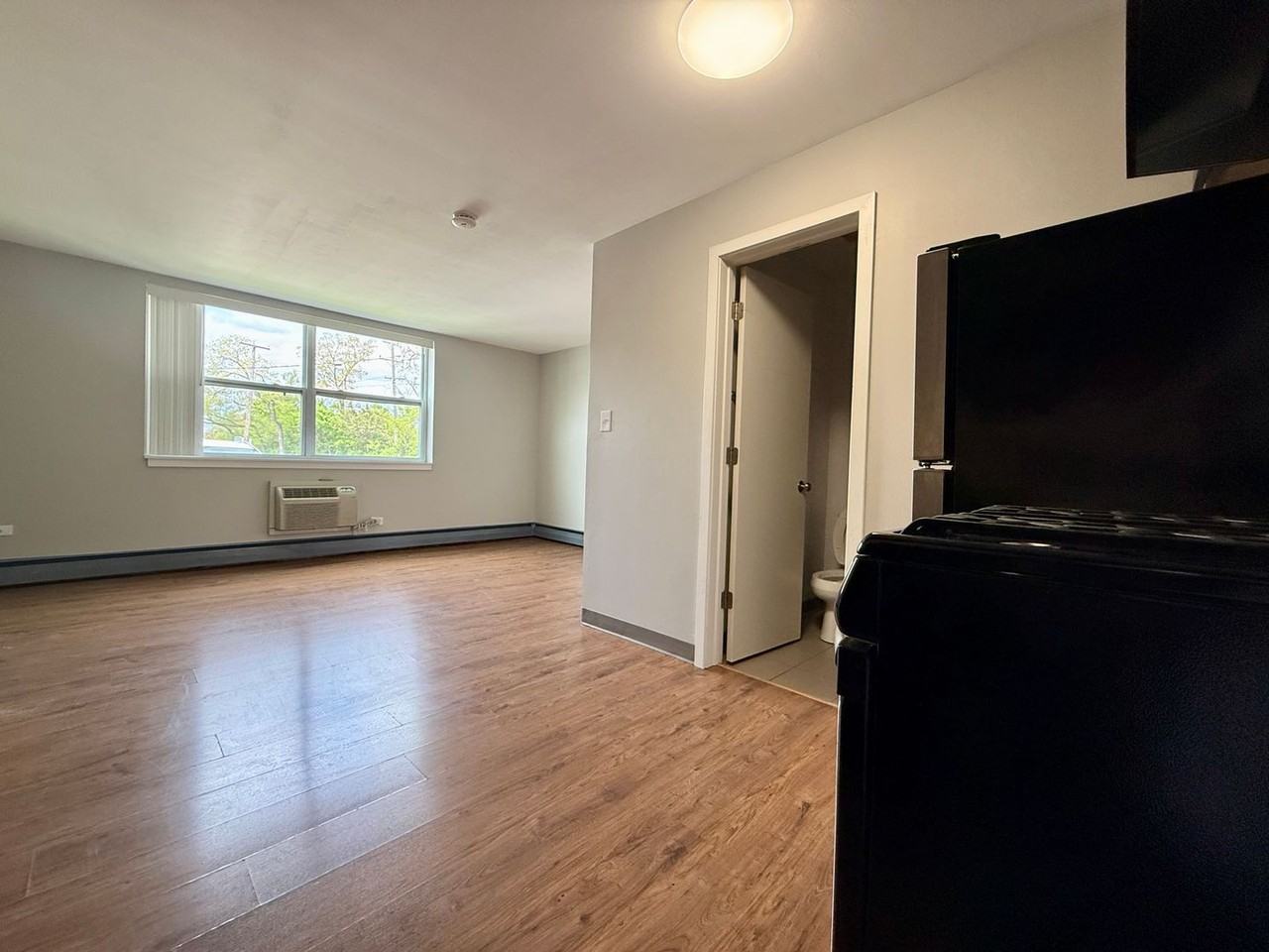 720 Crescent - Photo 2 of 10