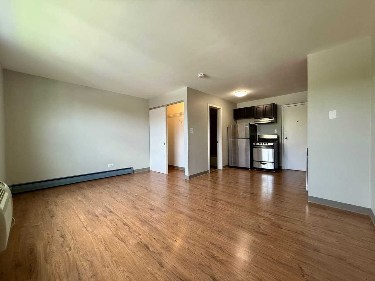 720 Crescent - Photo 3 of 10