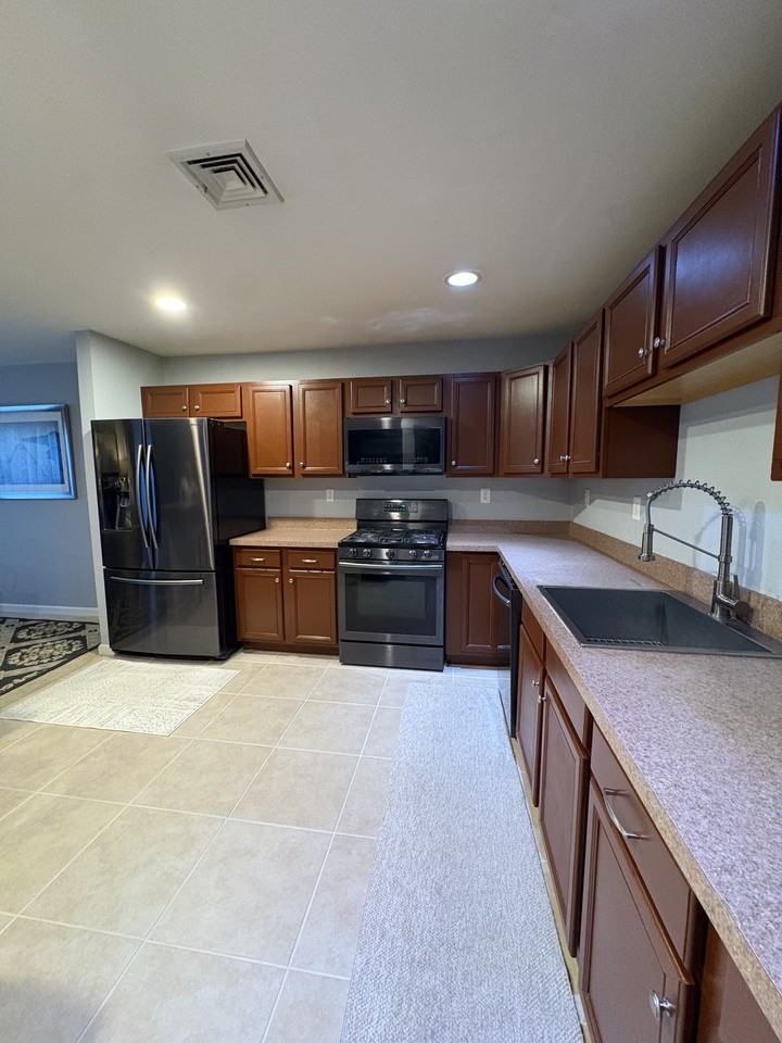 3 Kristen Ct - Photo 5 of 9