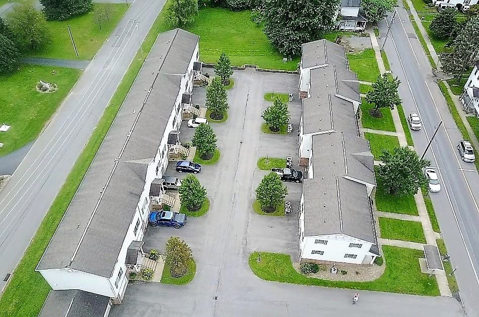 710 Priestley Townhouse Ct #710 - Photo 2 of 9