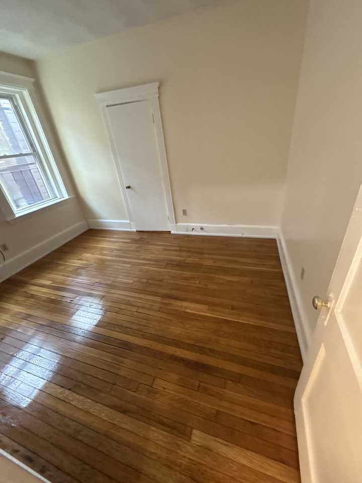 463 Park Dr #19 - Photo 3 of 5