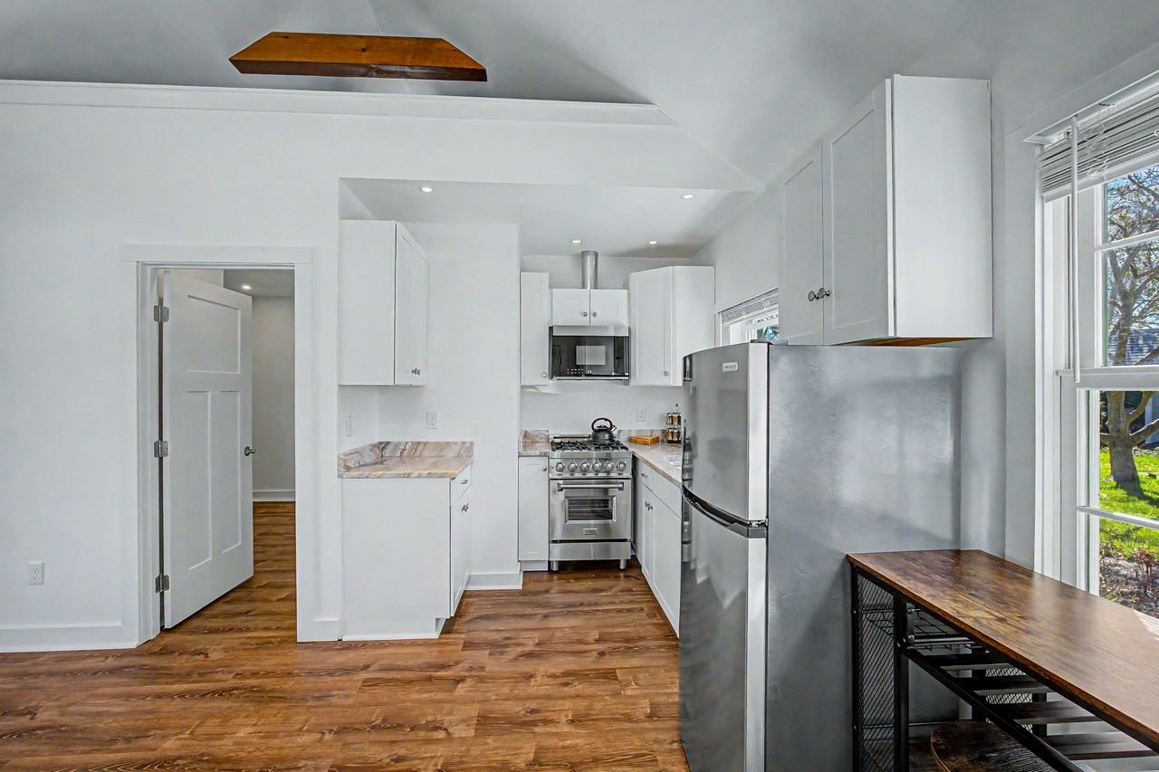 33 Captain Murphys Way #A - Photo 2 of 12