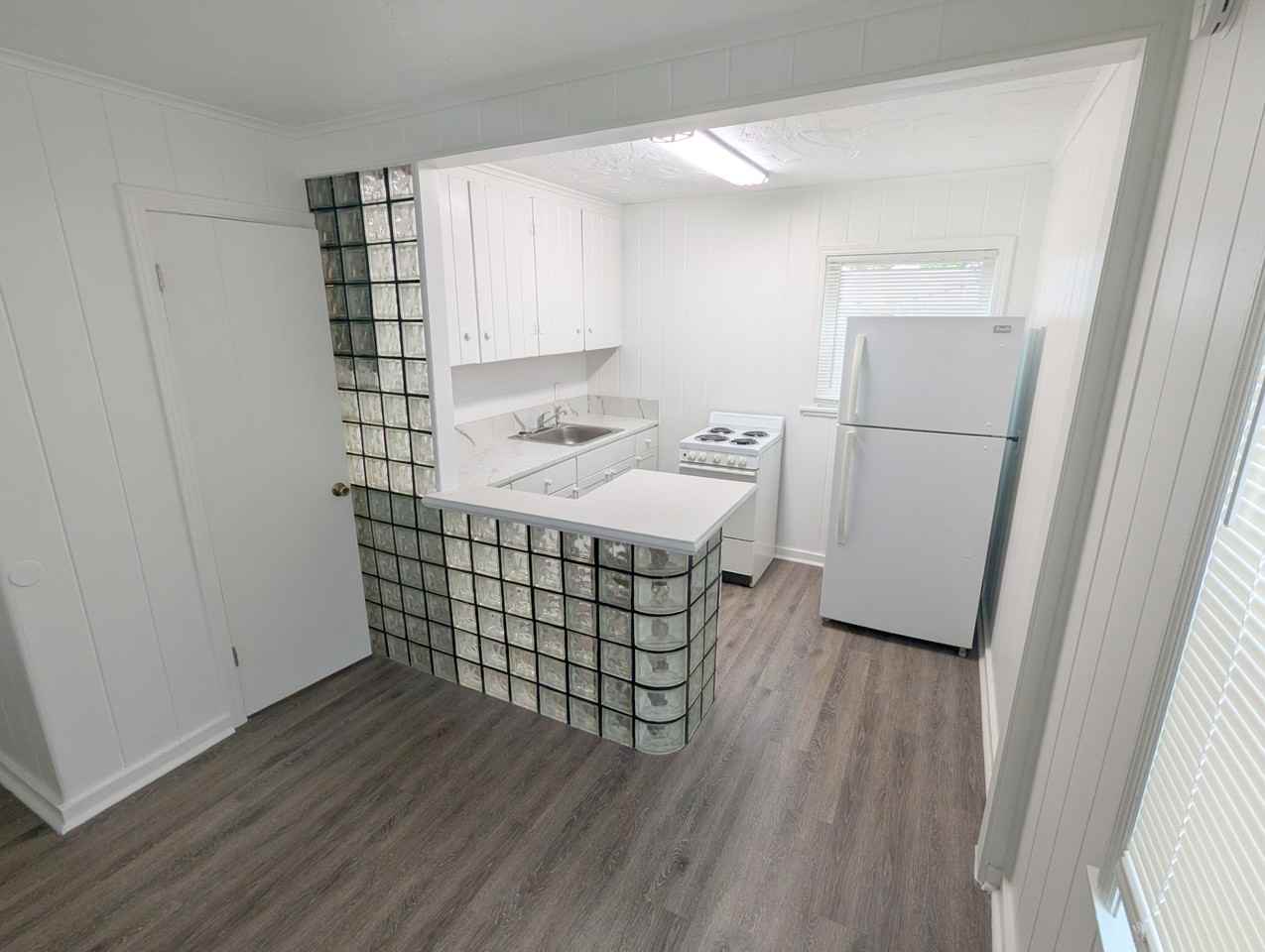 405 58th St #5907 - Photo 3 of 10