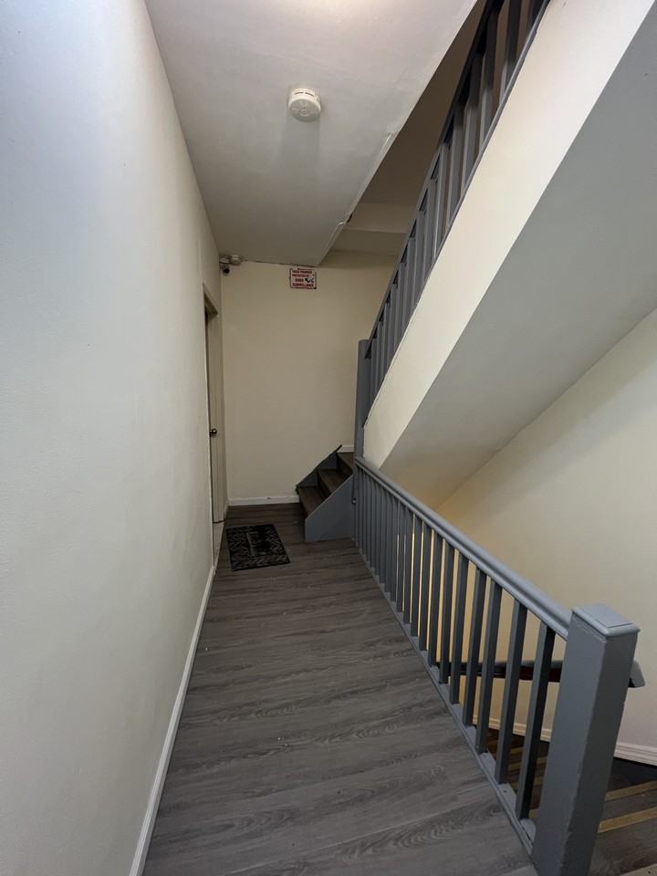 651 Vermont St #2R - Photo 4 of 6