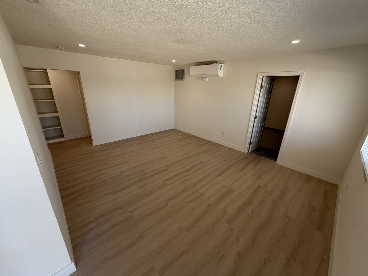 180 E Barbour St #NA - Photo 4 of 14