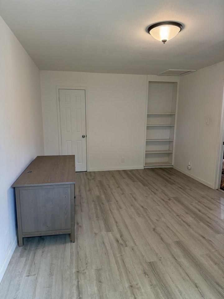 1003 Stoneoak Ln #NA - Photo 3 of 31