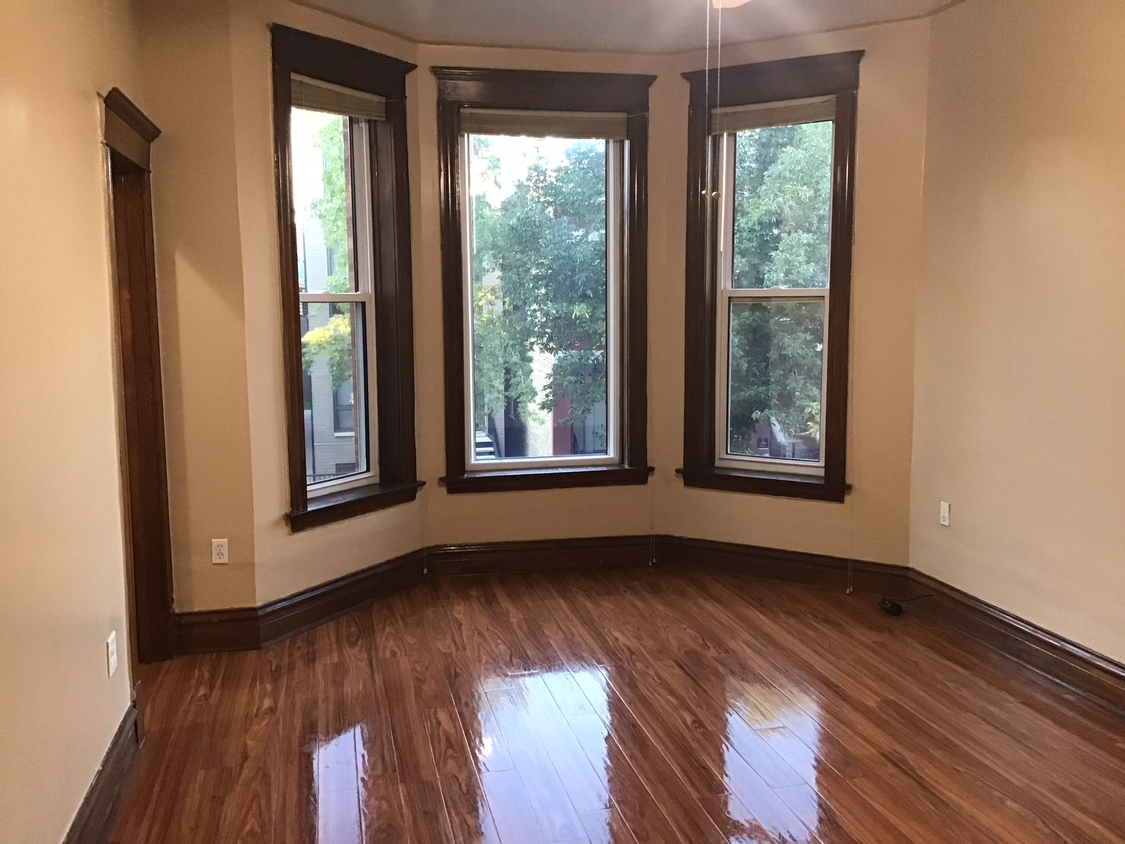 2707 W Thomas St #2ndFL - Photo 2 of 39